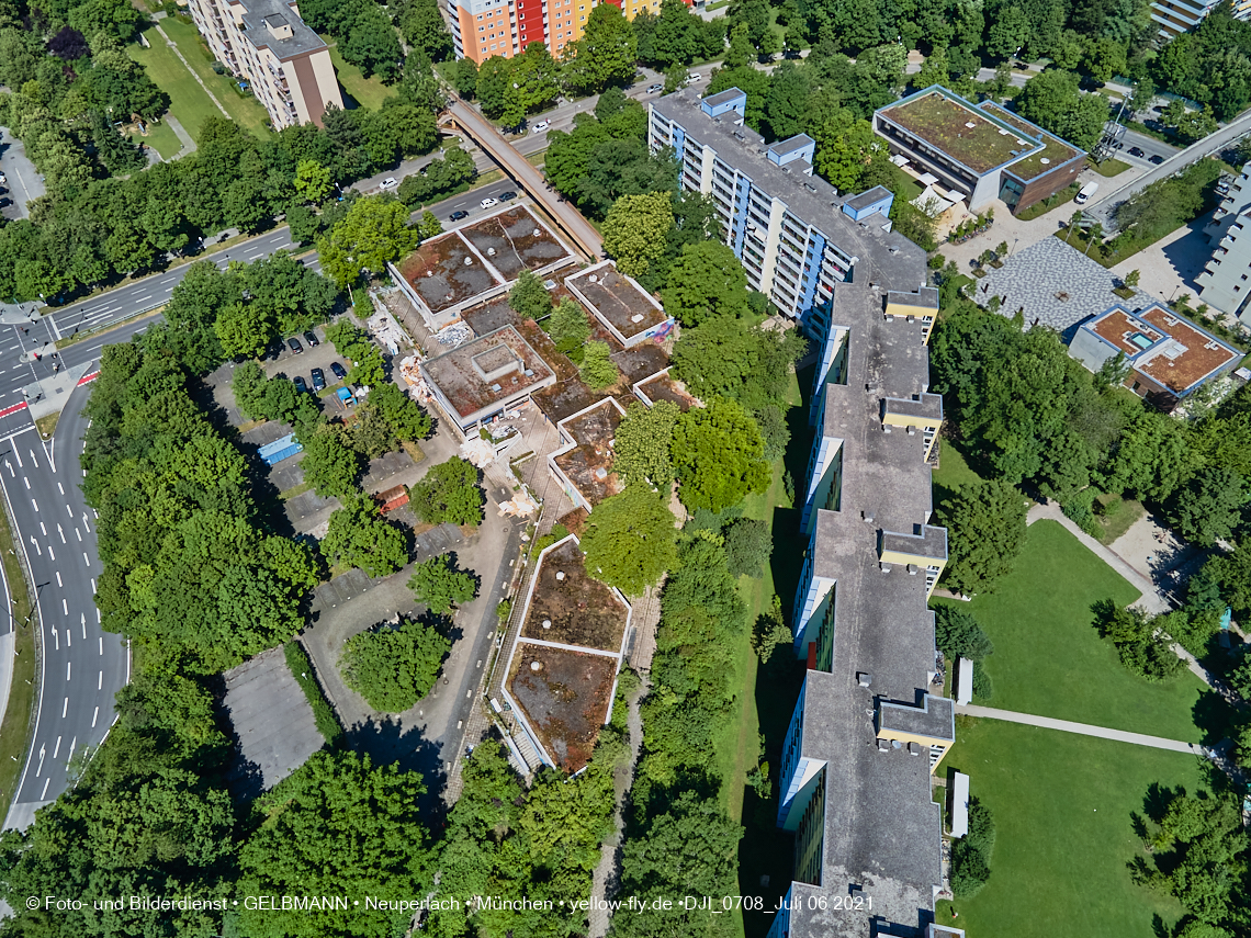06.07.2021 - Einkaufs- und Wohnzentrum Quiddestraße in Neuperlach